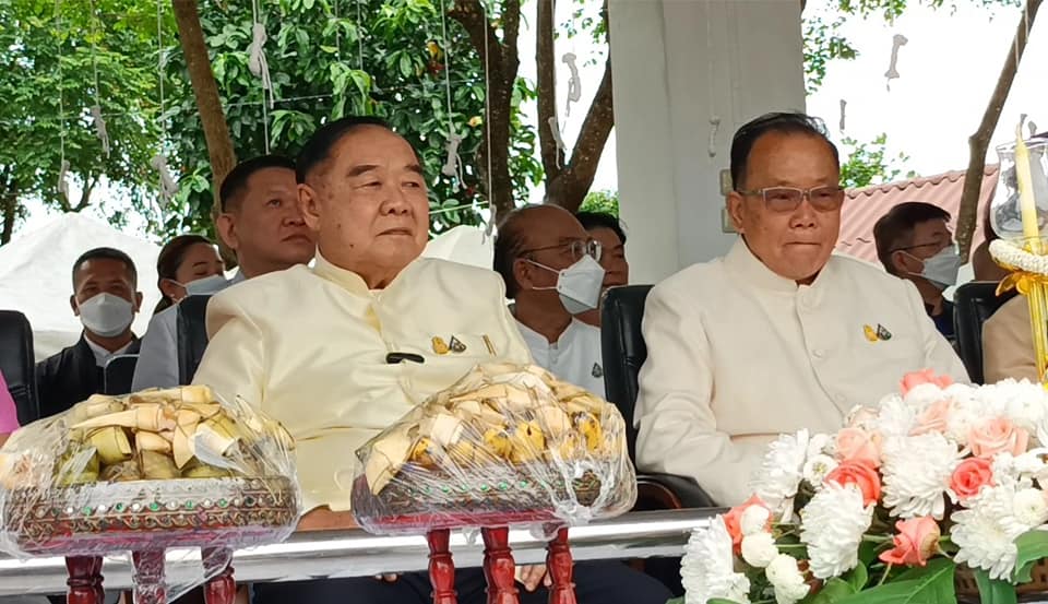 รองนายกรัฐมนตรี (พลเอก ประวิตร วงษ์สุวรรณ) รักษาราชการแทนนายกรัฐมนตรี ลงพื้นที่ตรวจราชการ จังหวัดเพชรบูรณ์ ภารกิจแรกภาคเช้า เป็นประธานการประกอบพิธีอุ้มพระดำน้ำ จังหวัดเพชรบูรณ์ ประจำปี 2565